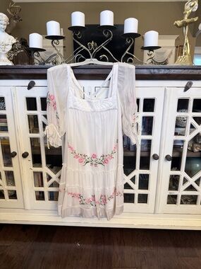 bebe Cream Satin-Trimmed Sleeveless Dress